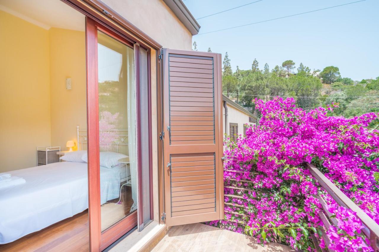 Villa Luna . Chia Eden Rock . Wifi Ac Riva dei Pini Экстерьер фото