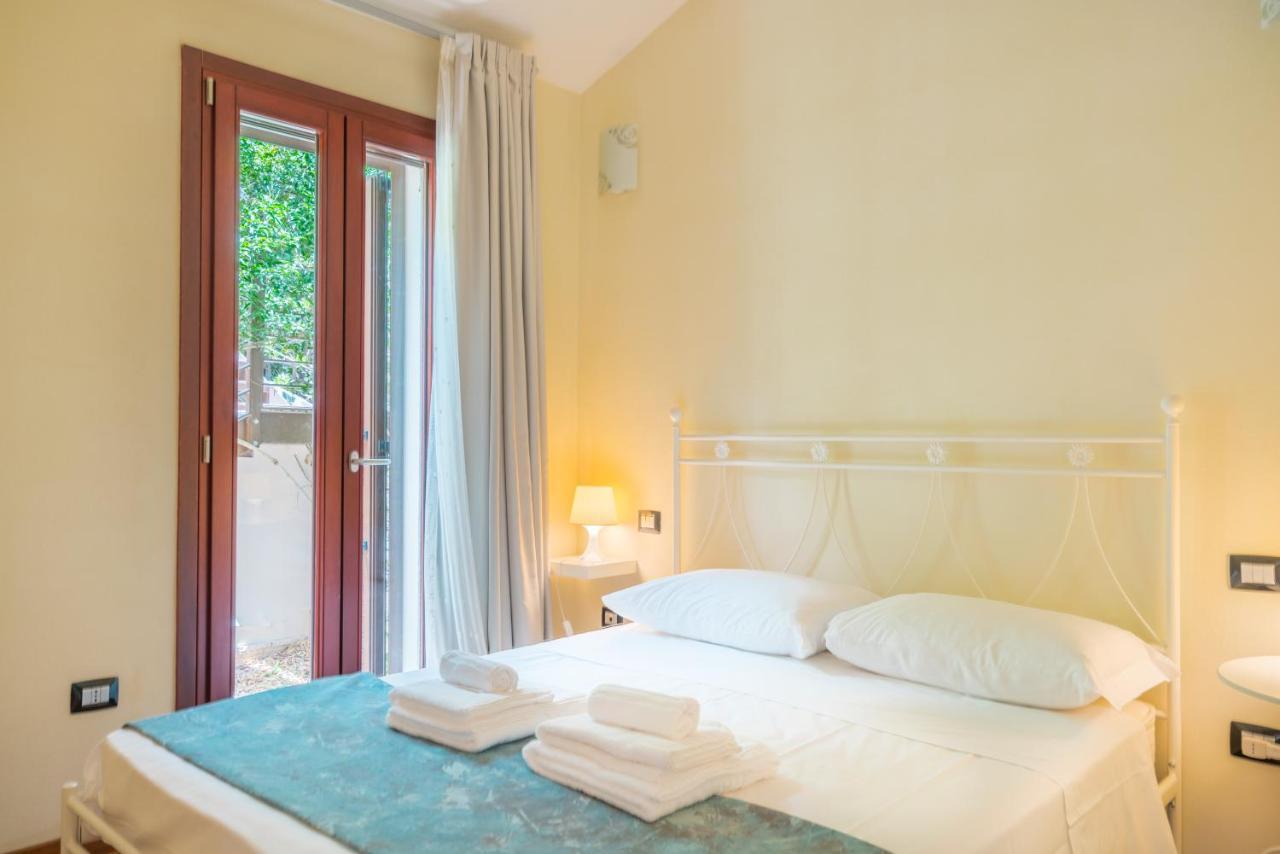 Villa Luna . Chia Eden Rock . Wifi Ac Riva dei Pini Экстерьер фото