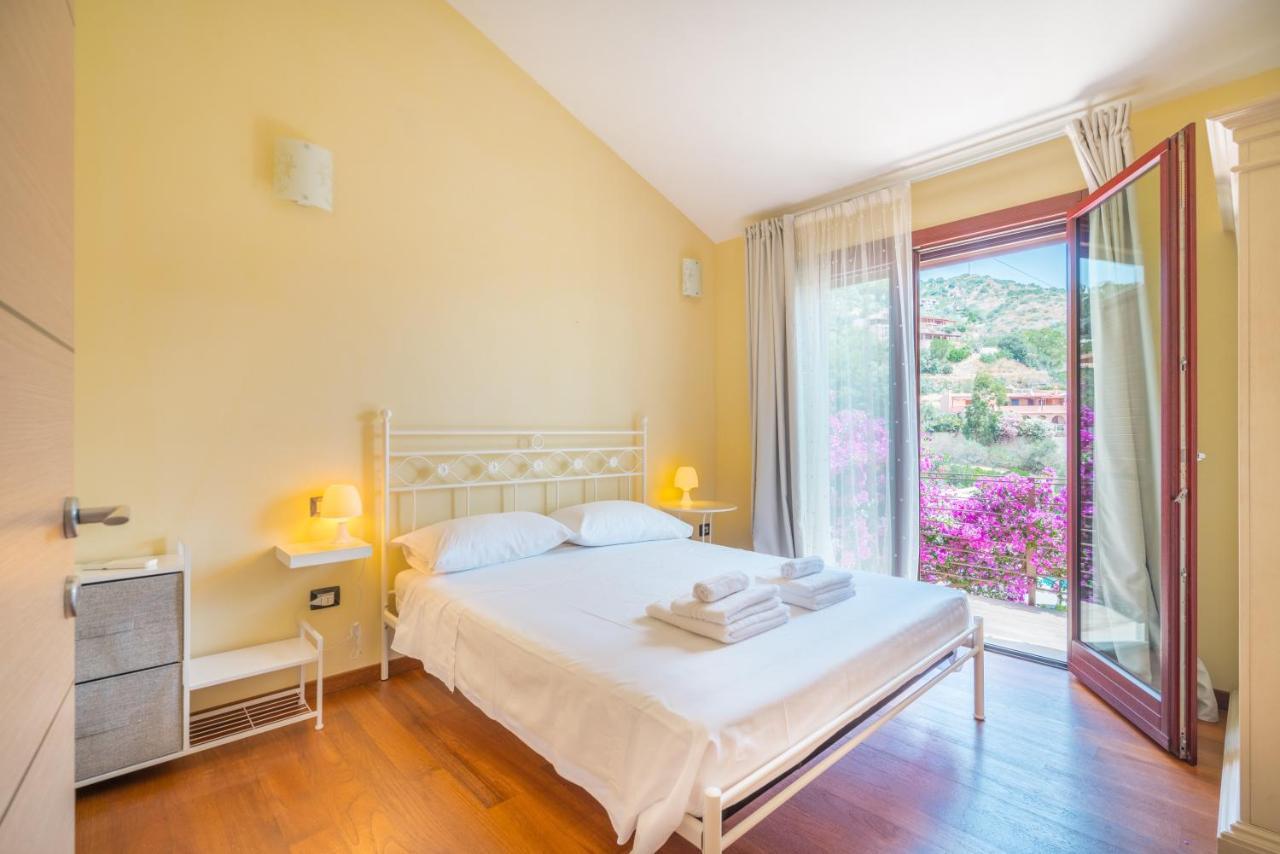 Villa Luna . Chia Eden Rock . Wifi Ac Riva dei Pini Экстерьер фото
